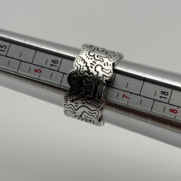 Silver Color Ring - Size 6 - Keith Haring inspired design - Picture 2 of 4